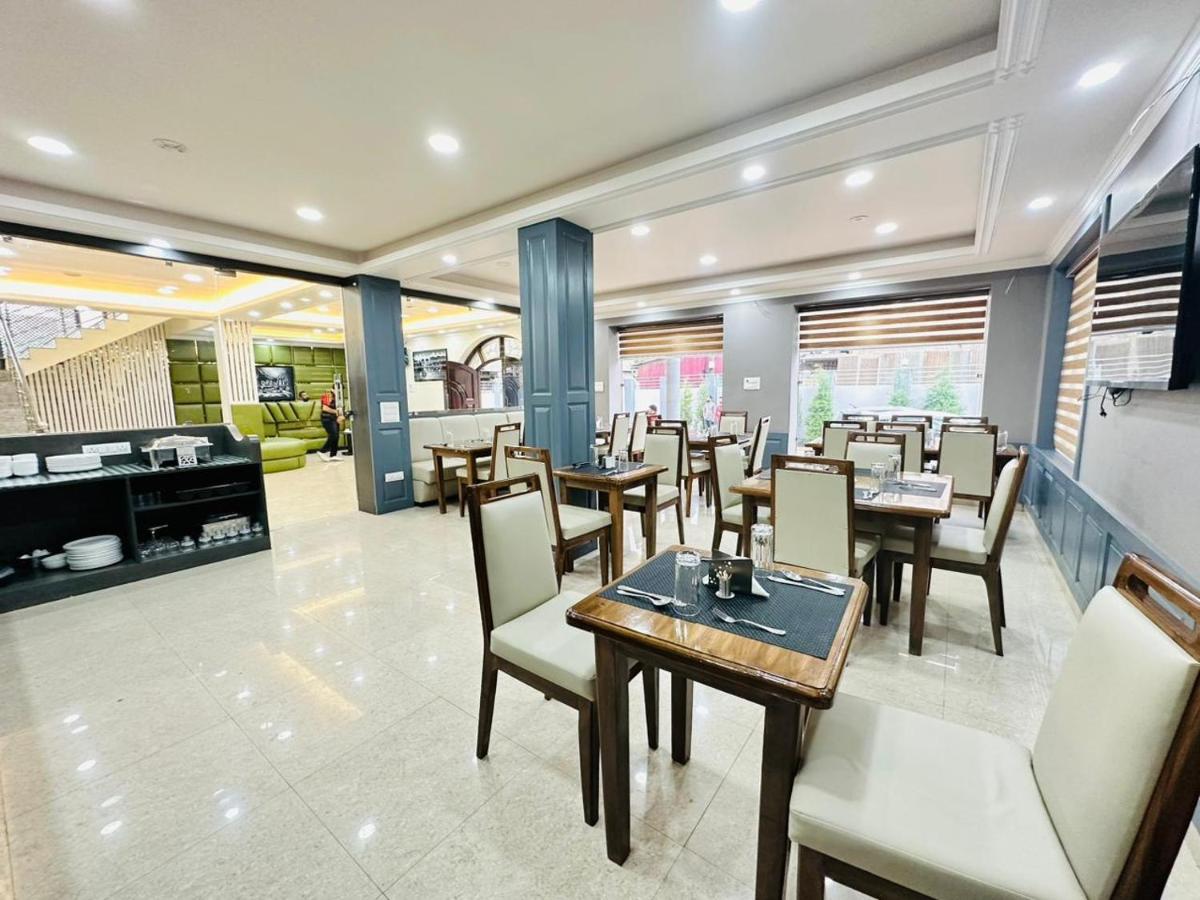 Srinagar Group Of Hotels Екстер'єр фото