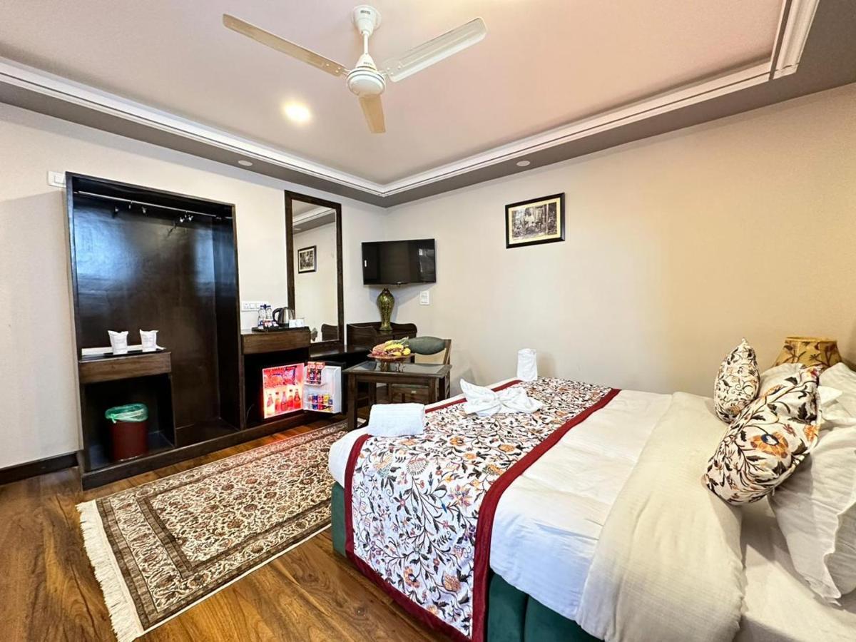 Srinagar Group Of Hotels Екстер'єр фото